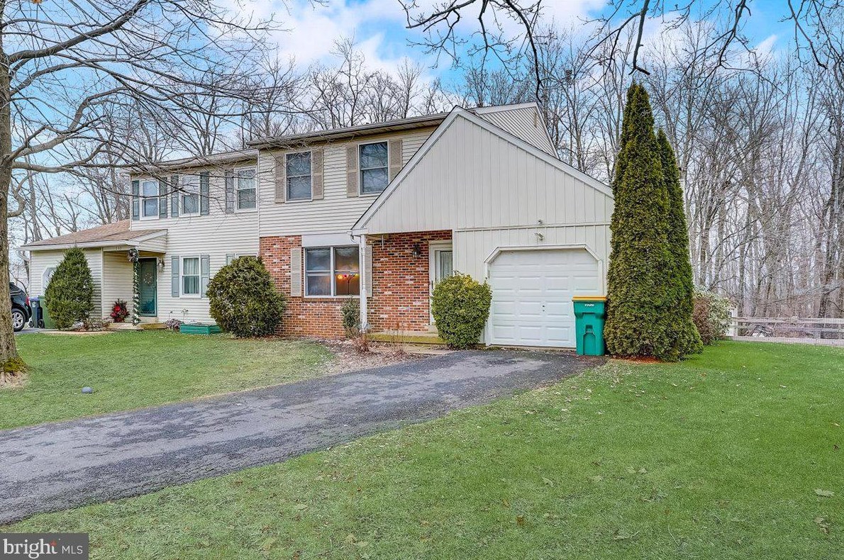 108 Windsor Cir, North Wales, PA 19454