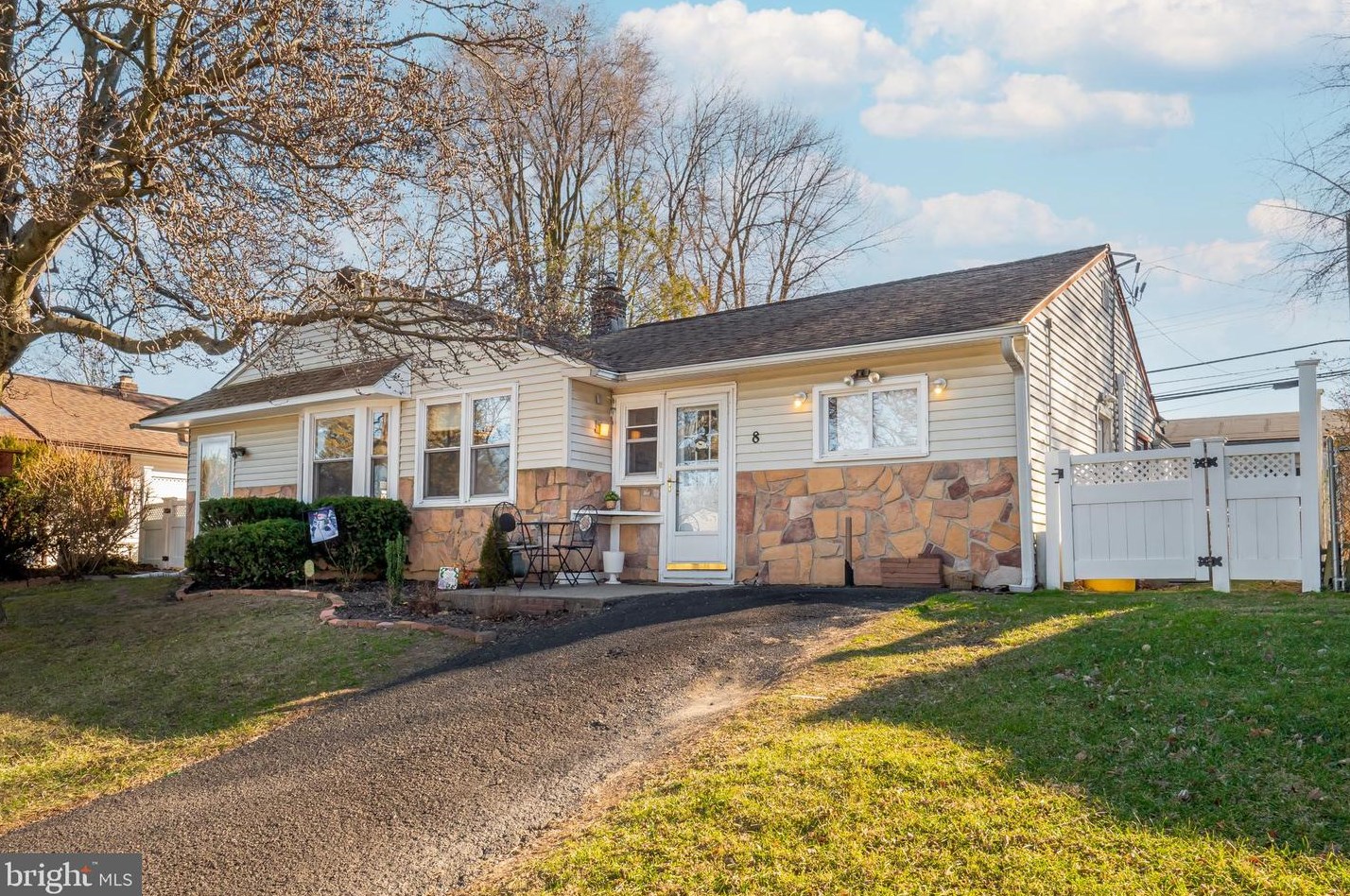 8 Wyndmoor Dr, Ardsley, PA 19038-7942
