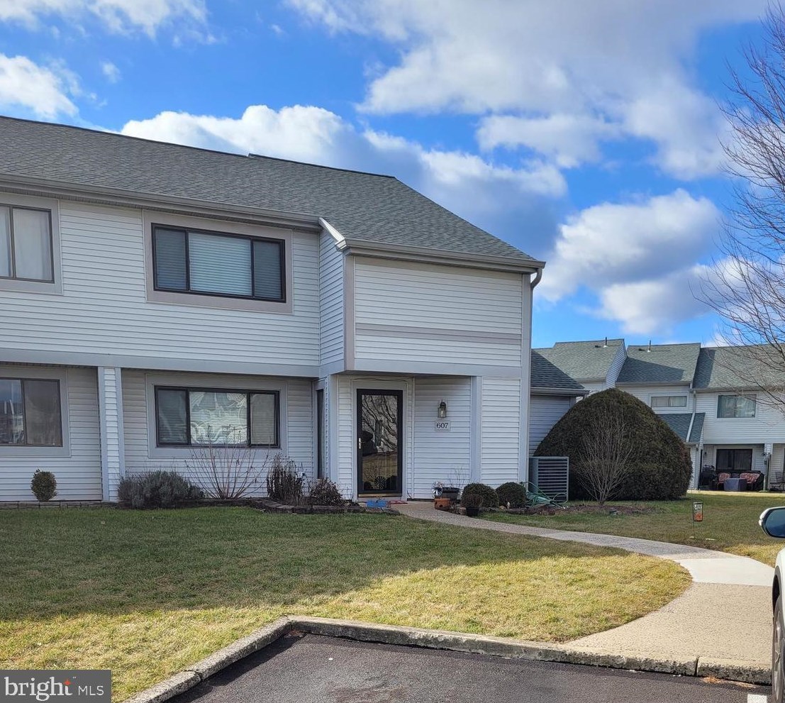 607 Freedom Cir, Harleysville, PA 19438