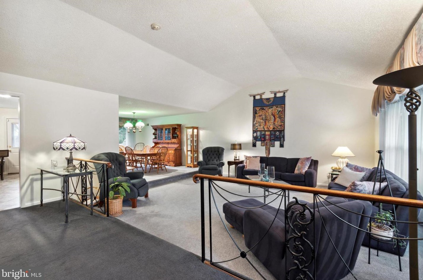 7900 Louise Ln, Ardsley, PA 19038-8541