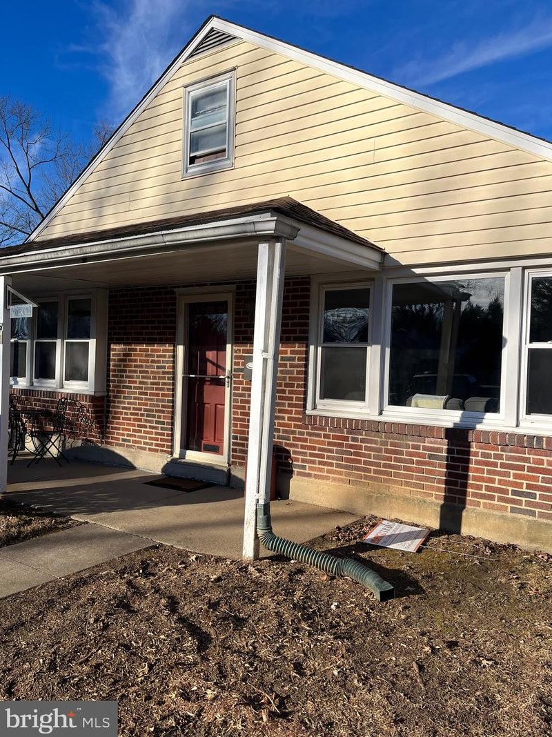 9 Brookside Rd, Ardsley, PA 19038-8216
