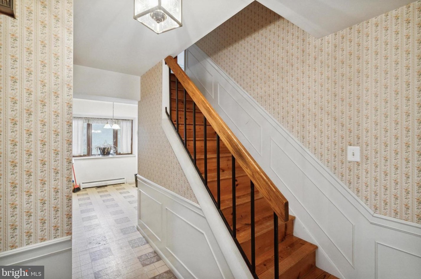 891 Village Cir, Blue Bell, PA 19422