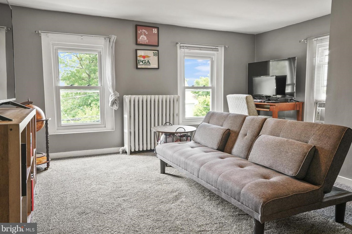 129 Montgomery Ave, North Wales PA  19454-3411 exterior