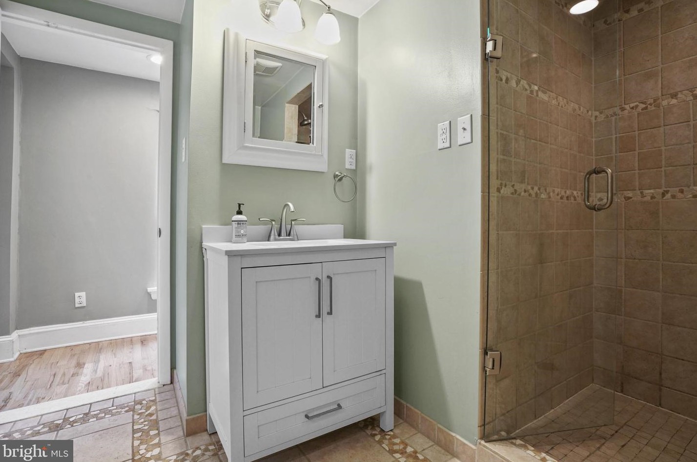 129 Montgomery Ave, North Wales PA  19454-3411 exterior