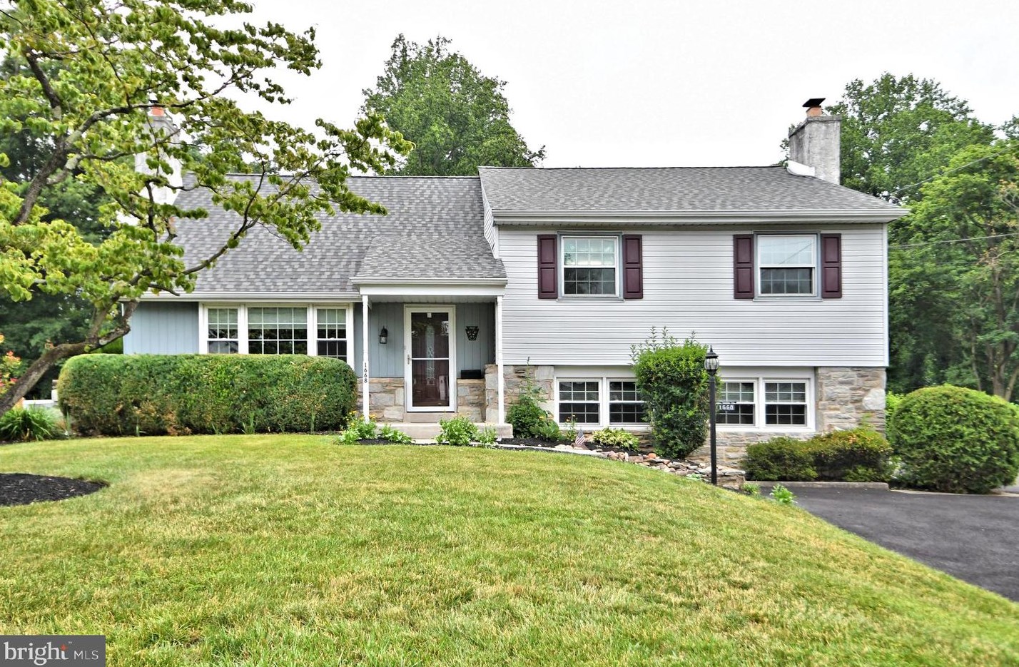 1668 Aidenn Lair Rd, Dresher, PA 19025