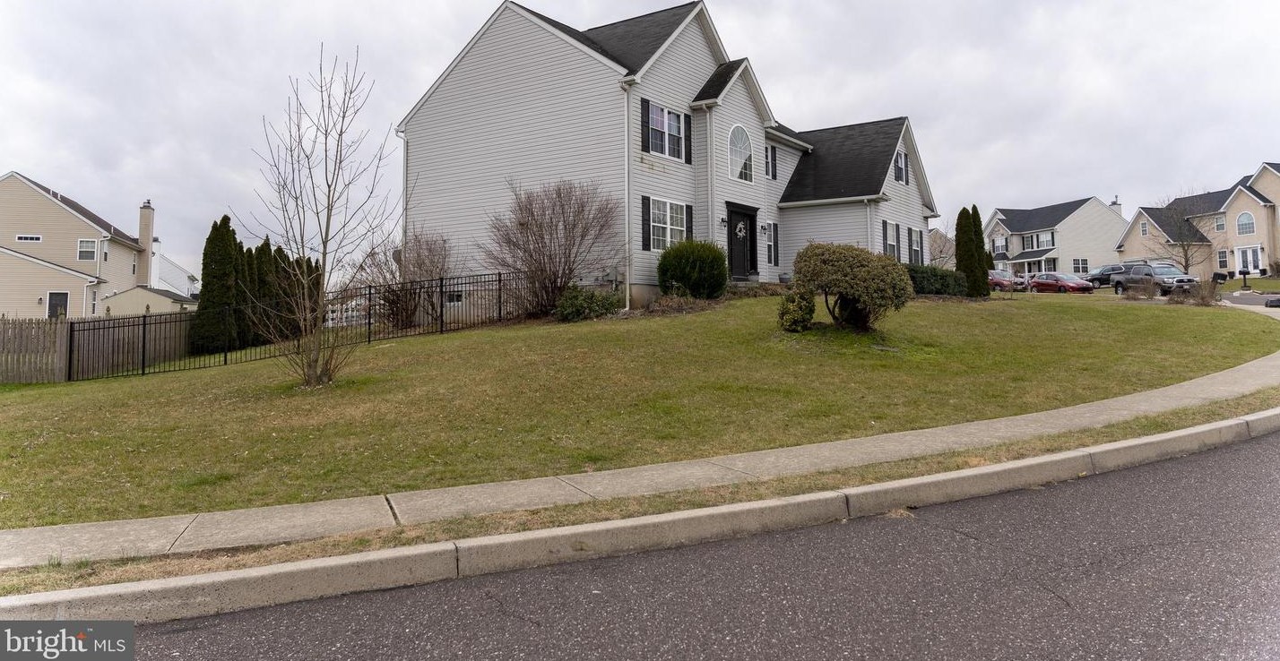 1476 Meadowview Dr, Pottstown, PA 19464