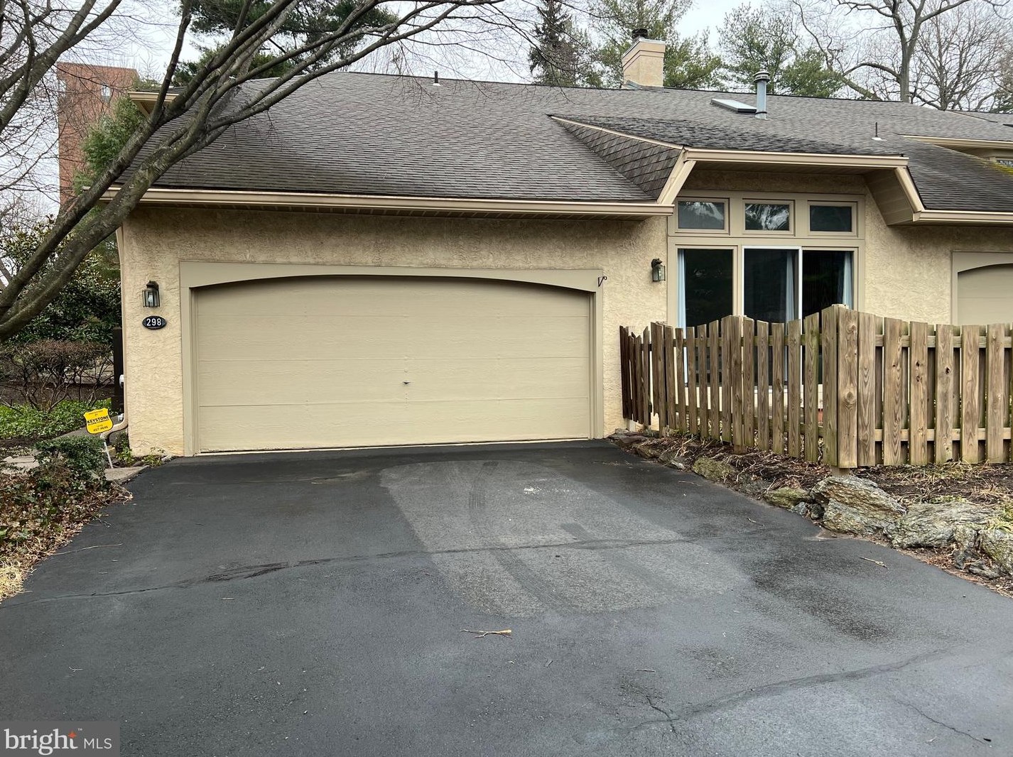 298 Ironwood Cir #298, Melrose Park, PA 19027