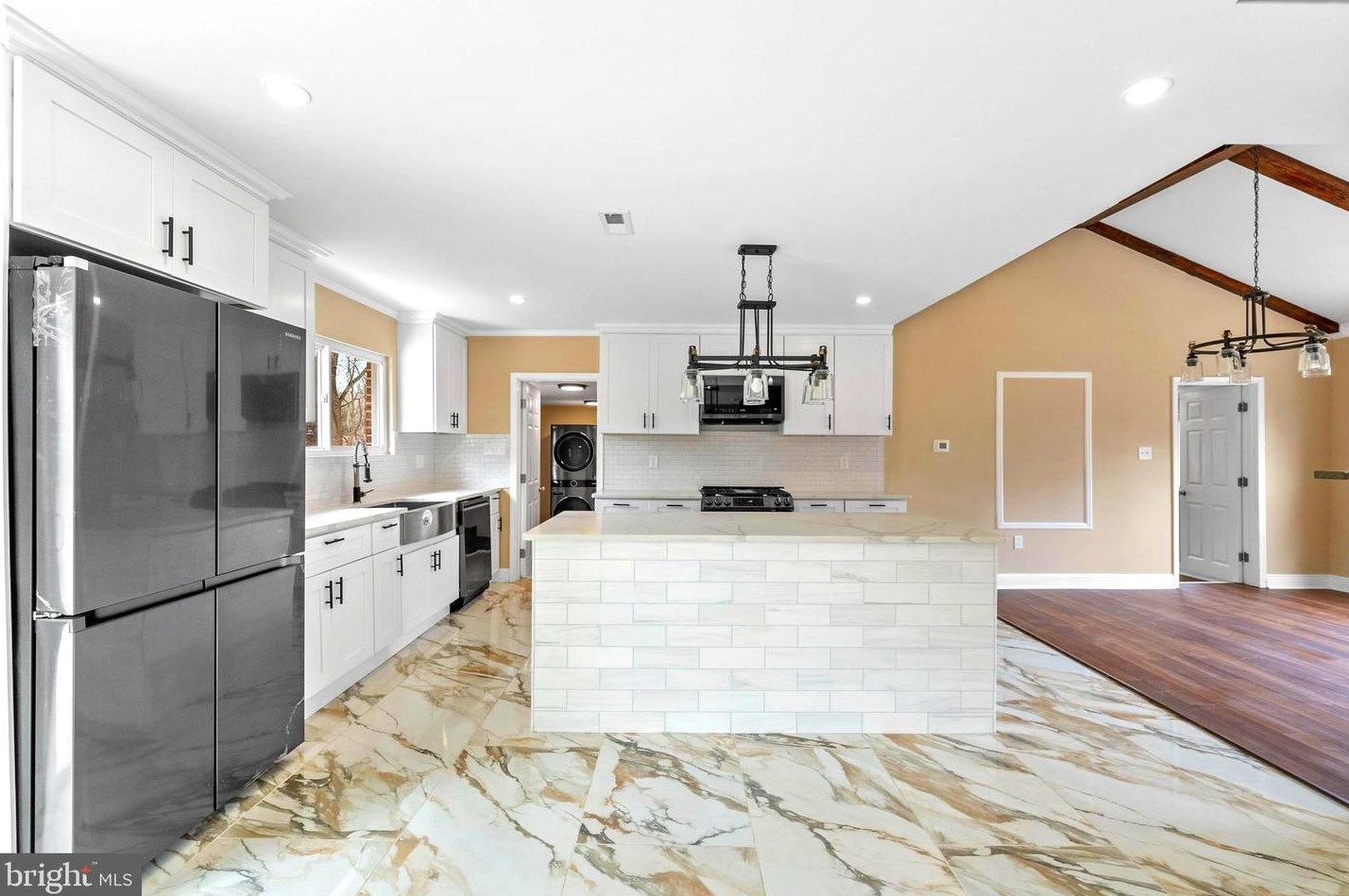7902 Newbold Ln, Ardsley, PA 19038-7236
