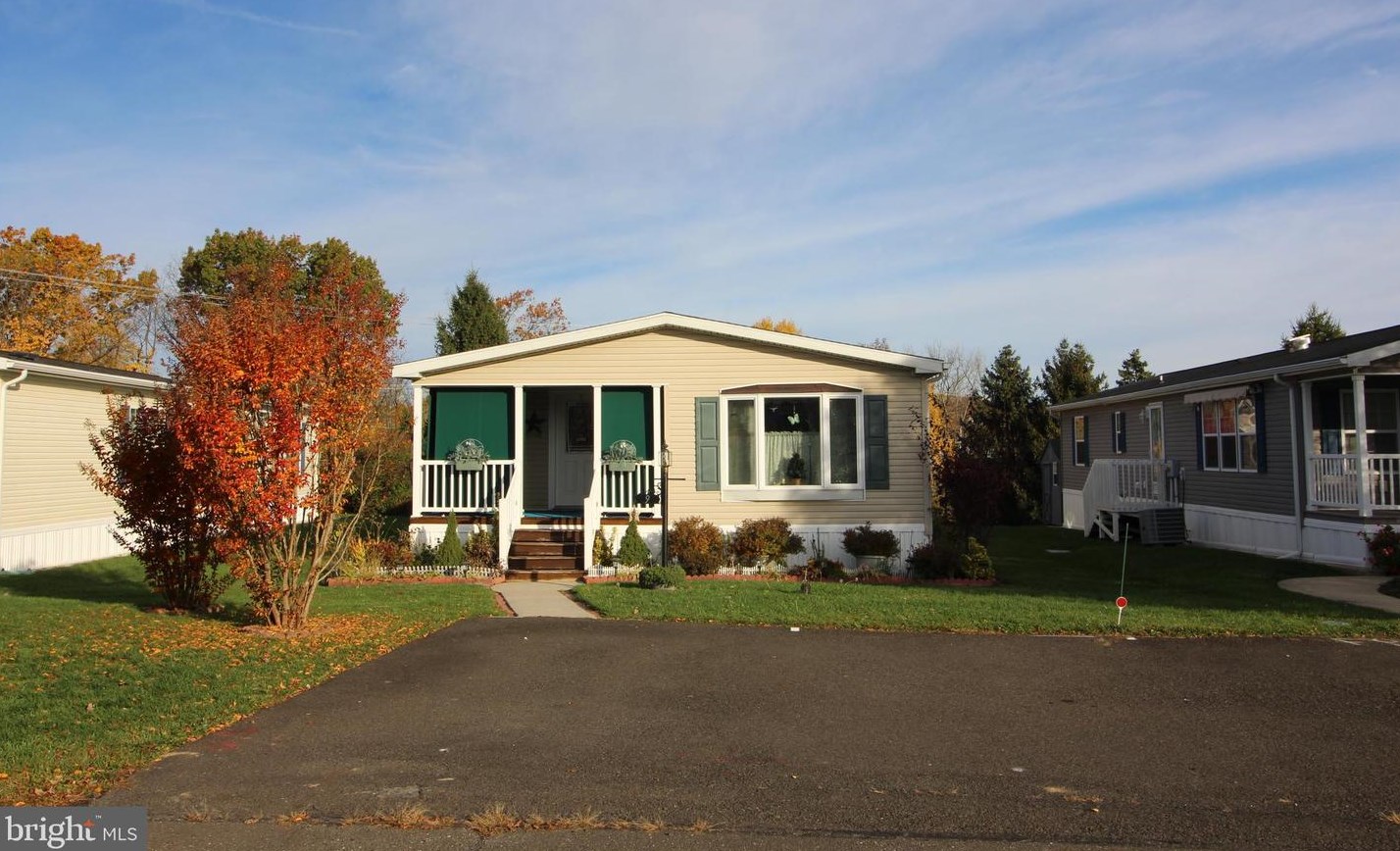 9 Woodsbluff Run, North Wales, PA 19454-1101