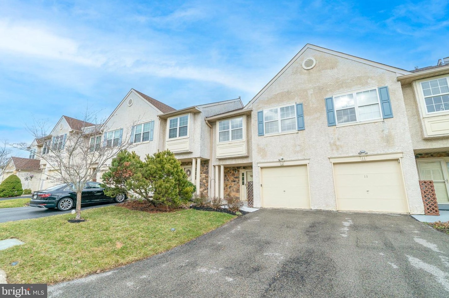12 Viburnum Ct, Miquon, PA 19444
