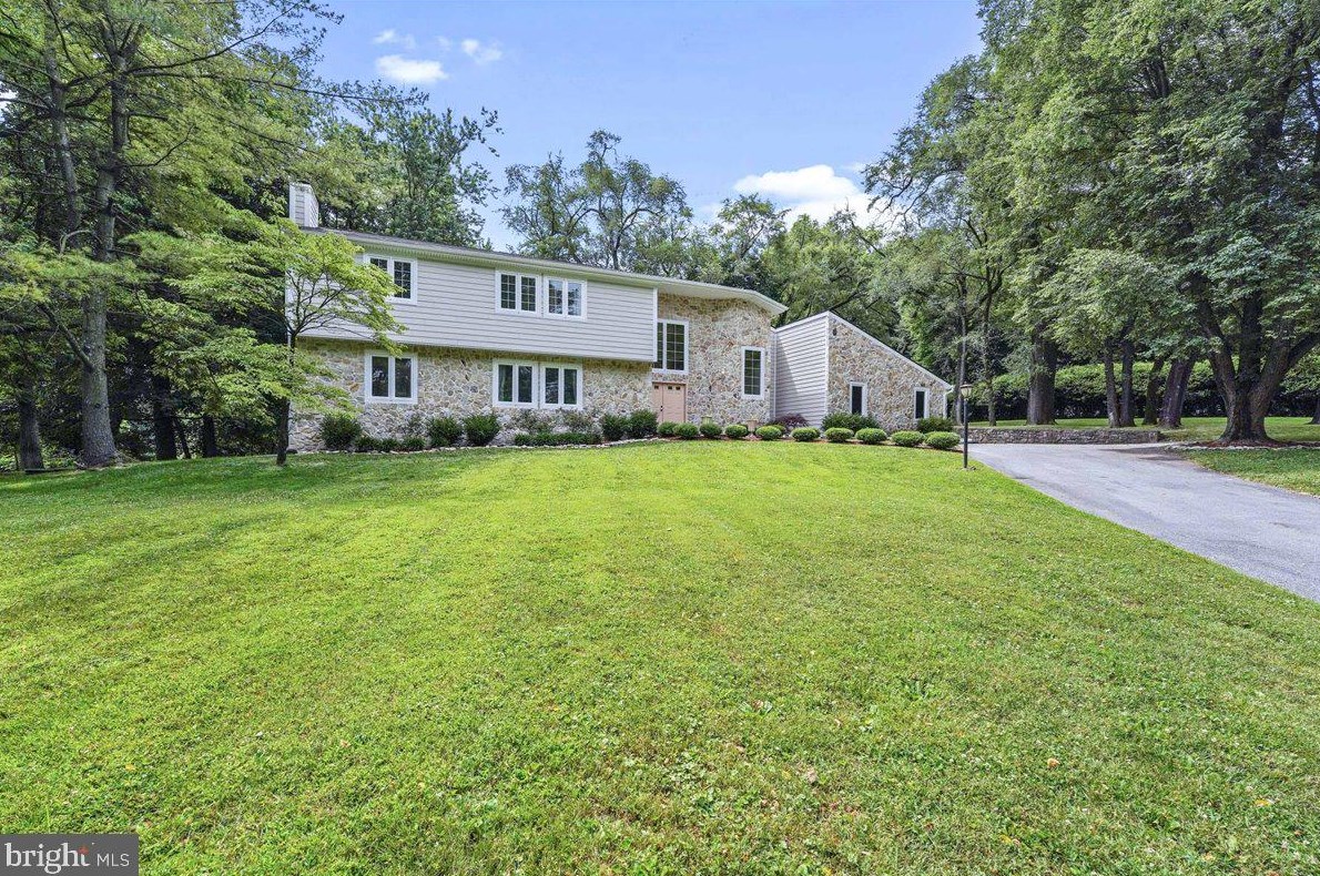 747 Panorama Rd, Ithan, PA 19085