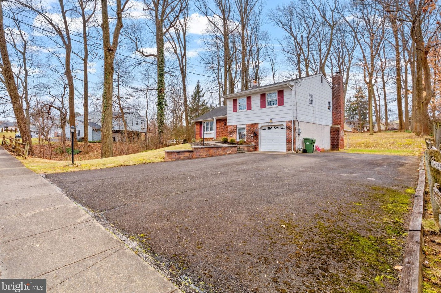 145 Clarrige Dr, Willow Grove, PA 19090