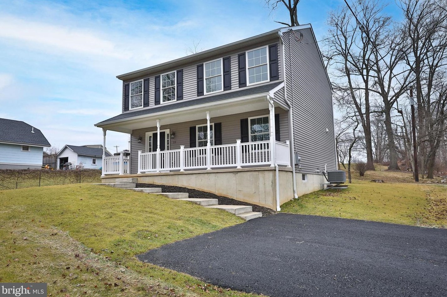 22 Oak St, Willow Grove, PA 19090