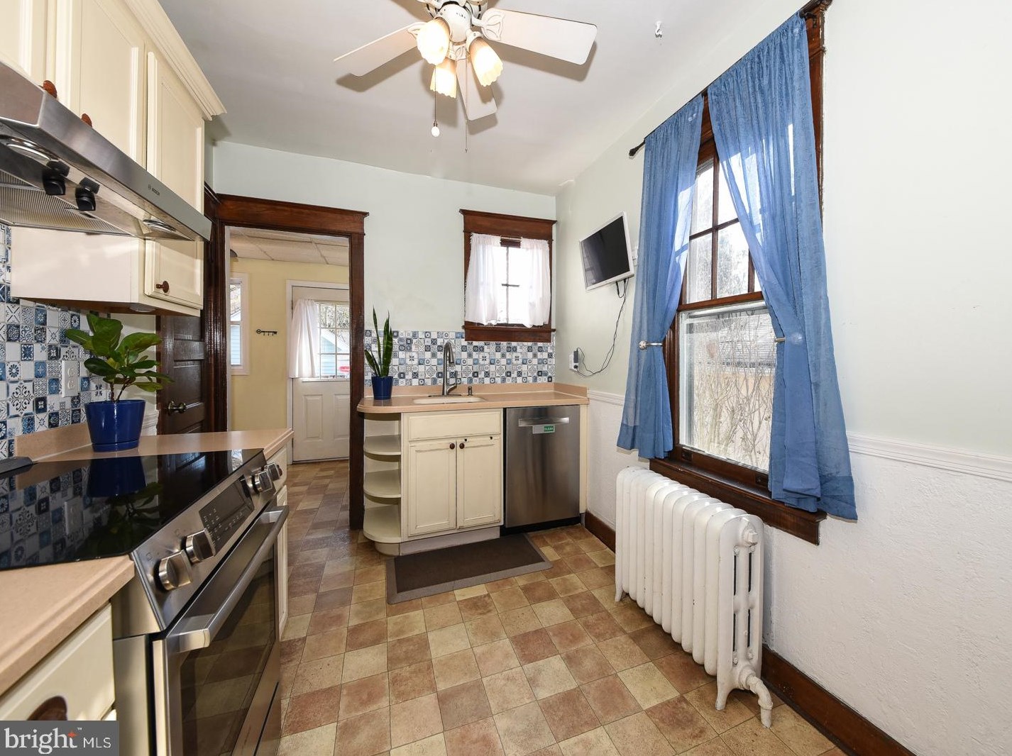 667 Harrison Ave, Ardsley PA  19038-2505 exterior