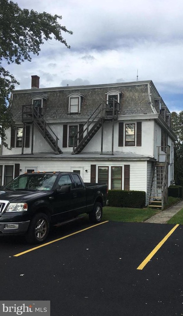 409 Country Club Rd #4, Limerick, PA 19468