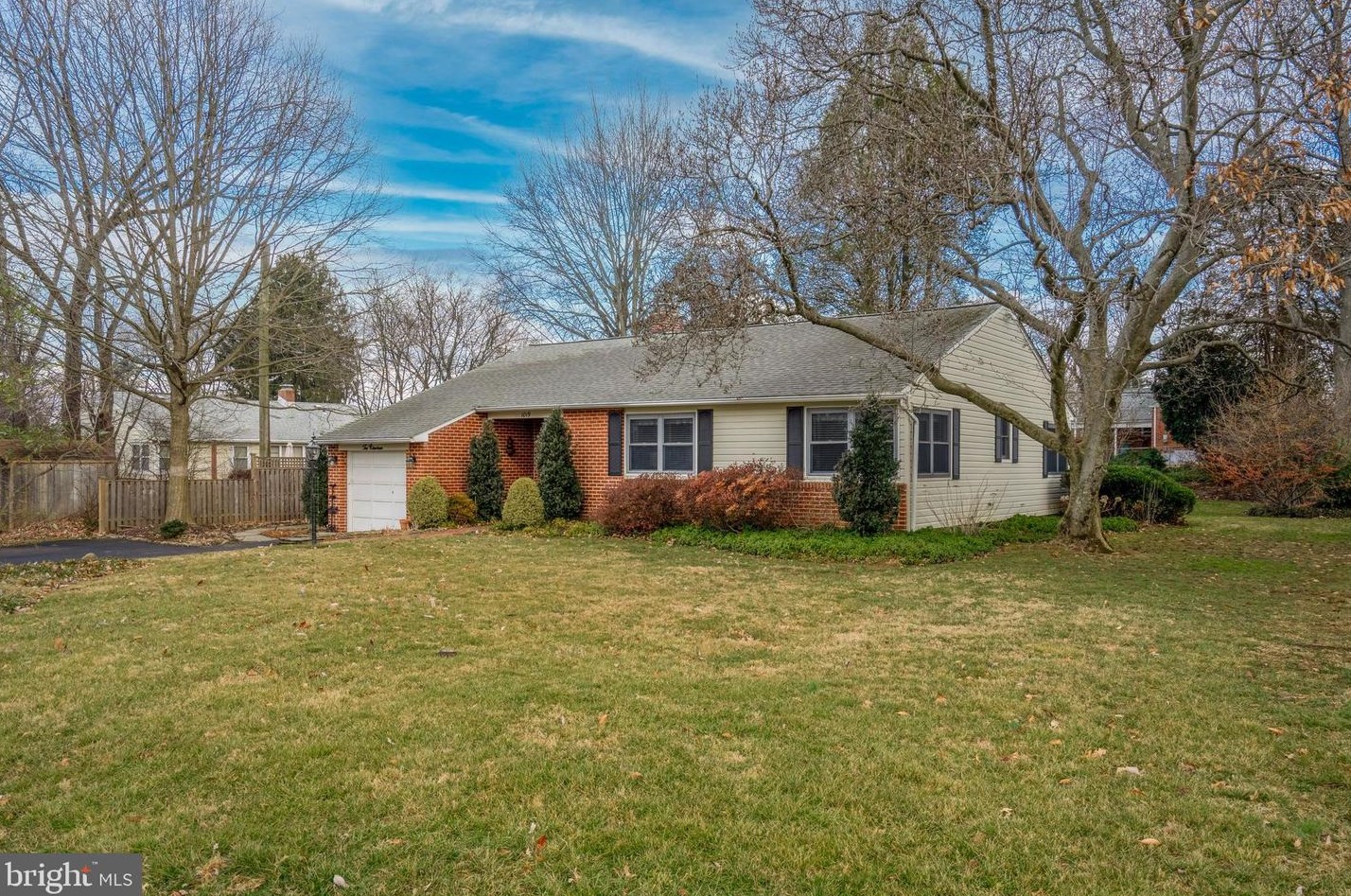 1019 Pheasant Ln, Oreland, PA 19075-2327