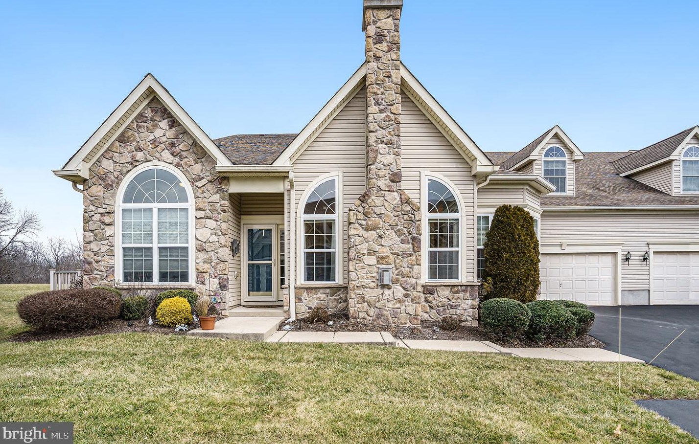 82 Pebble Beach Dr, Limerick, PA 19468