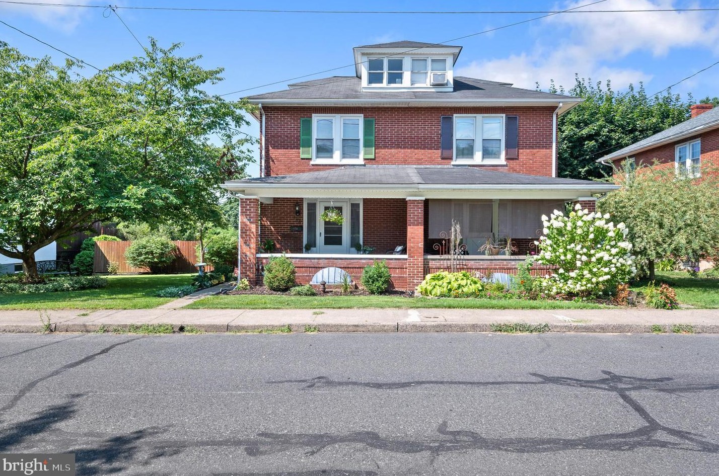 106 Cherry St, East Greenville, PA 18041-1615