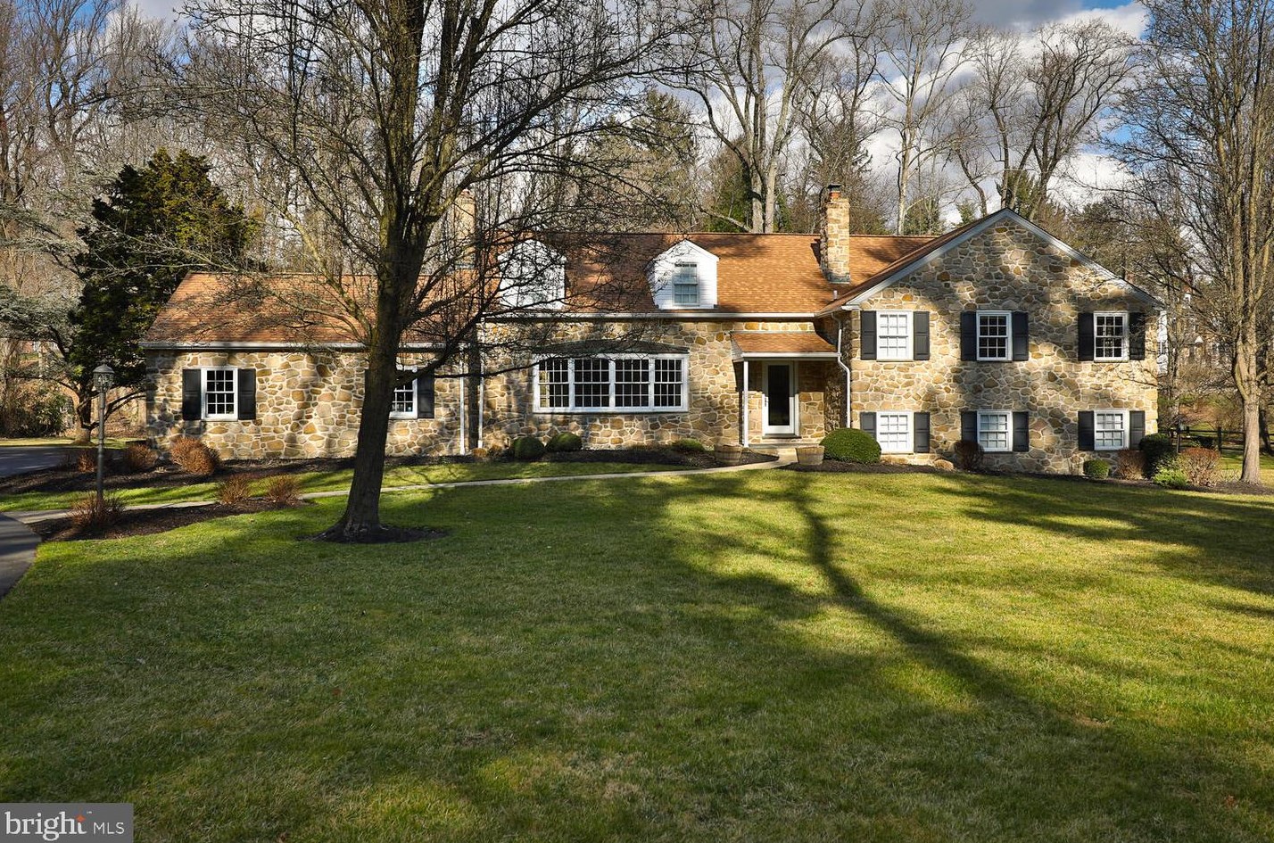 1419 Amity Rd, Meadowbrook, PA 19046