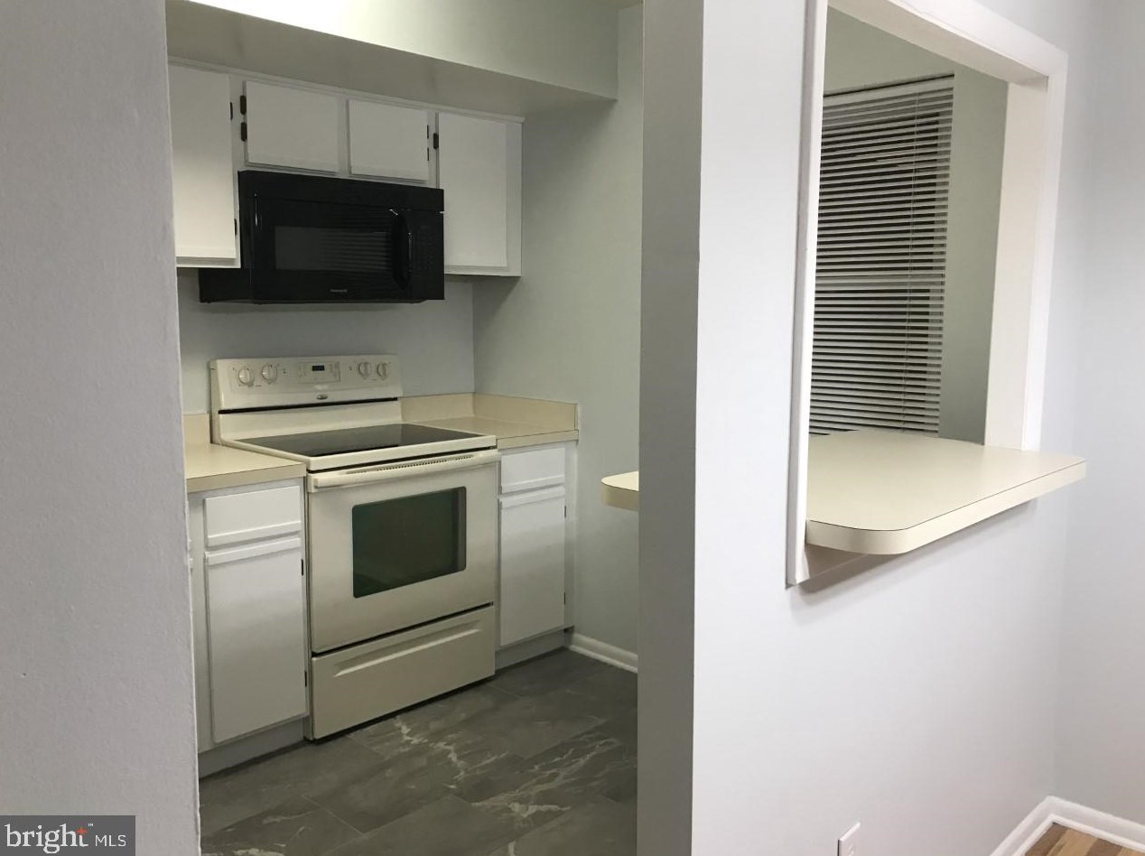 10 Kearney Dr, North Wales PA  19454-4012 exterior