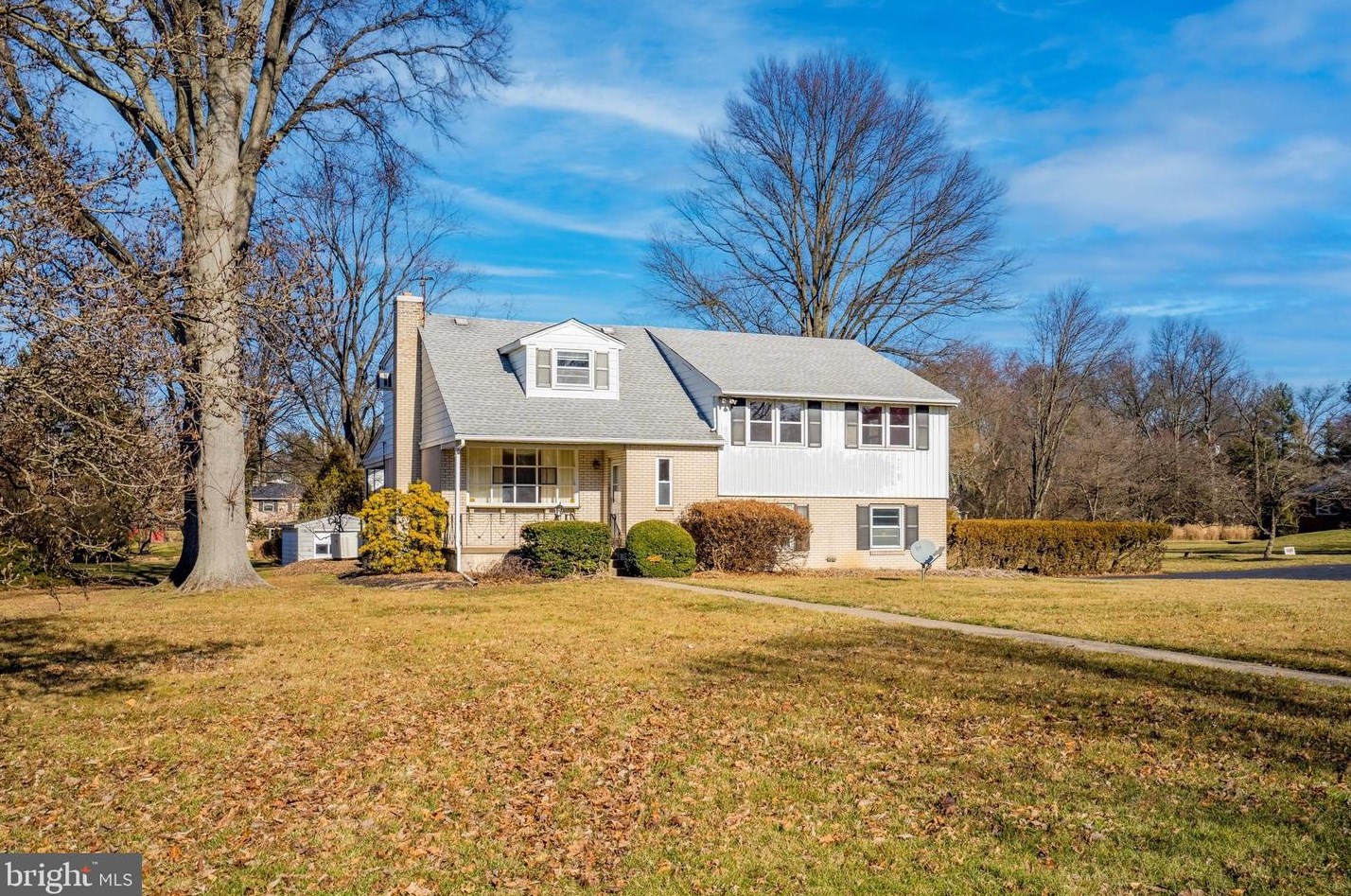 1201 Ardway Rd, Blue Bell, PA 19422