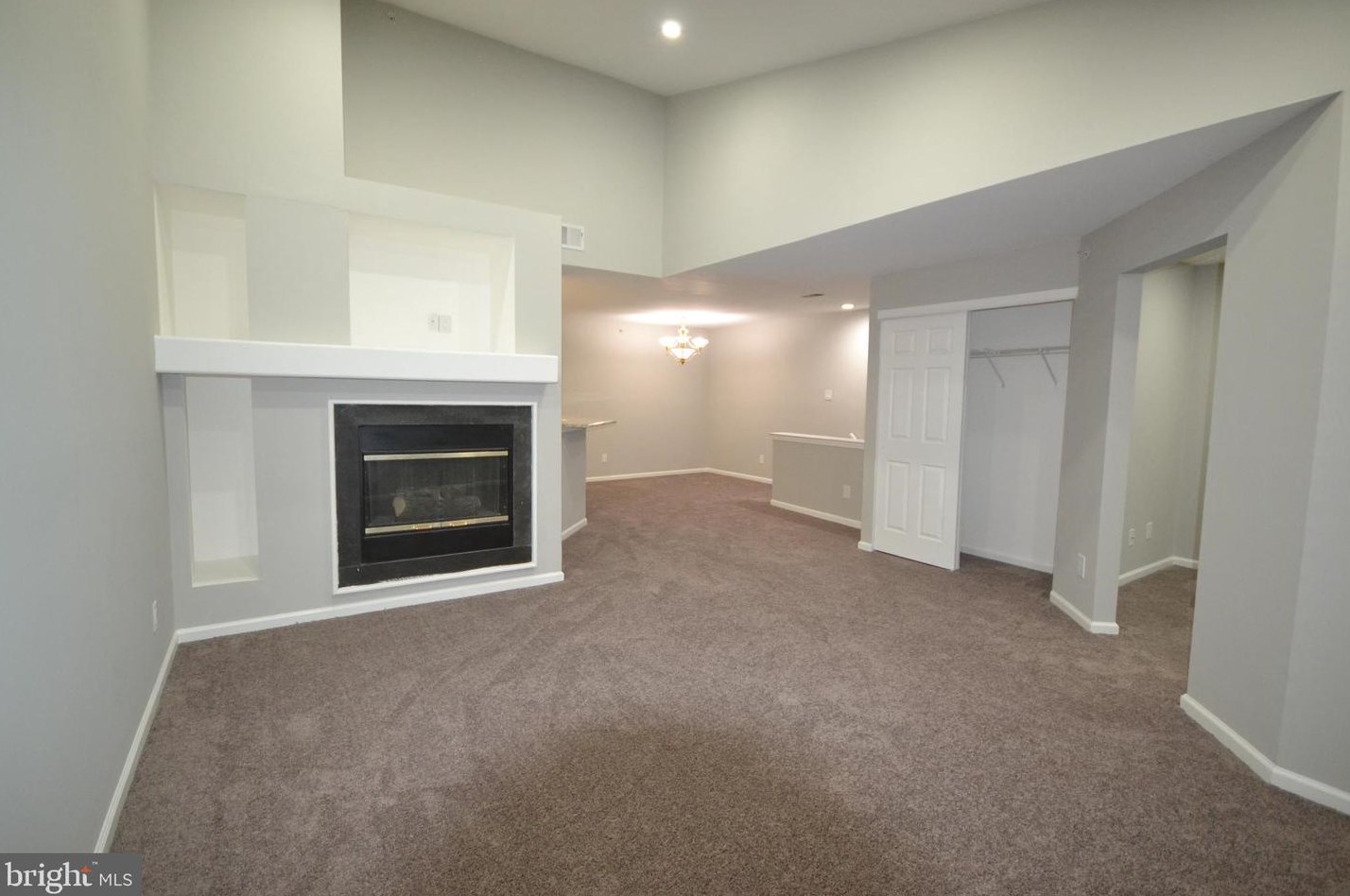 604 Dresher Woods Dr, Dresher, PA 19025