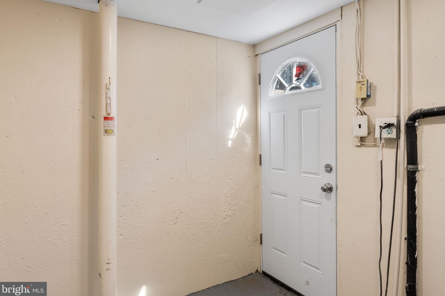 102 Rutledge Ct, North Wales PA  19454-1037 exterior