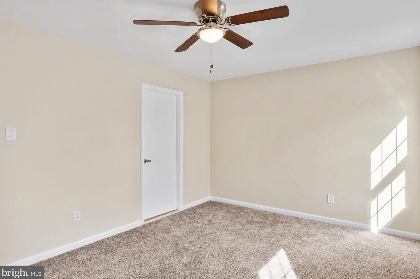 102 Rutledge Ct, North Wales PA  19454-1037 exterior