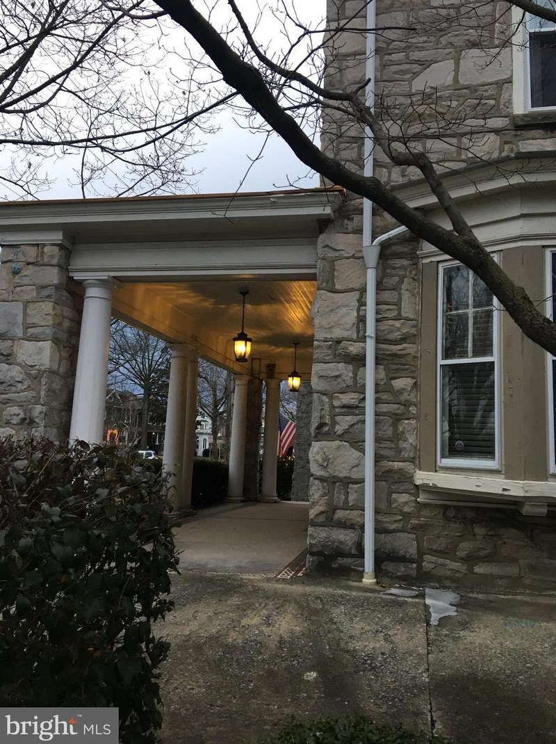 1033 E High St, Pottstown, PA 19464