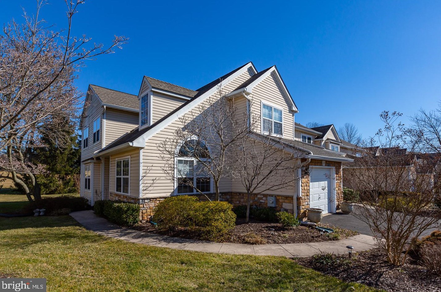123 Canterbury Ln, Blue Bell, PA 19422