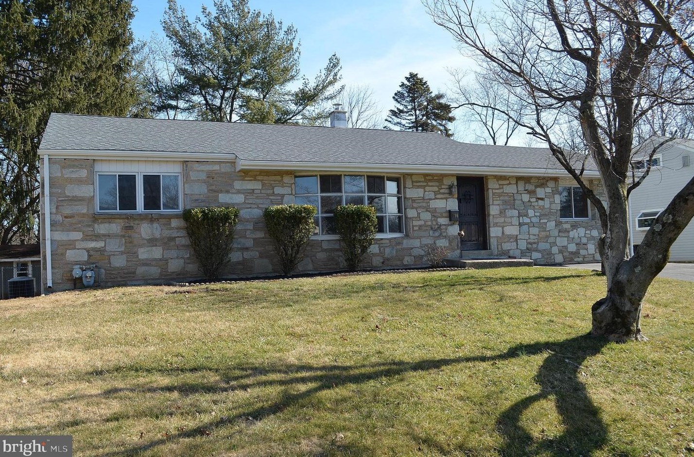 196 Diane Ave, Hatboro, PA 19040
