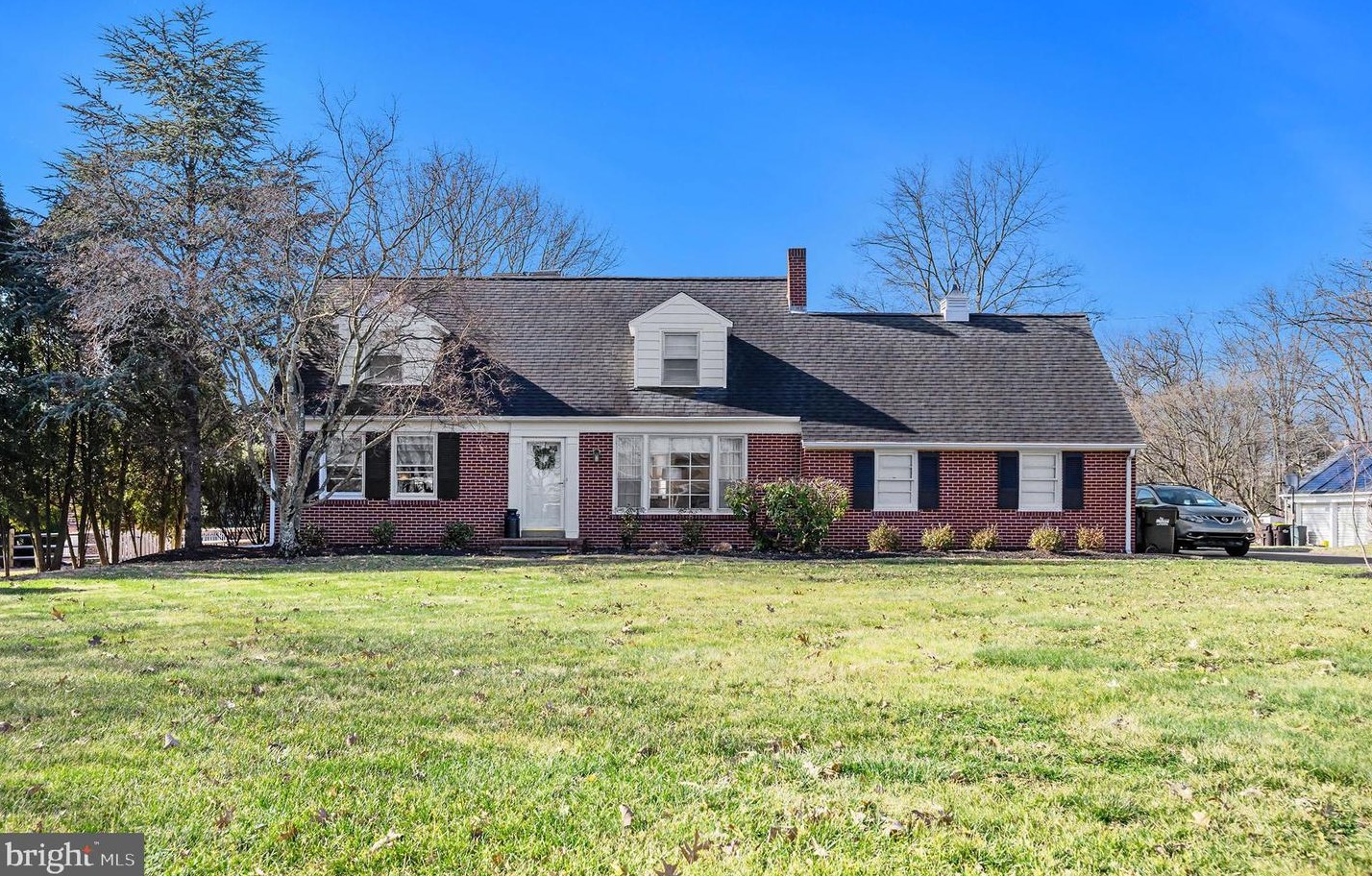 382 Oak Dr, Harleysville, PA 19438