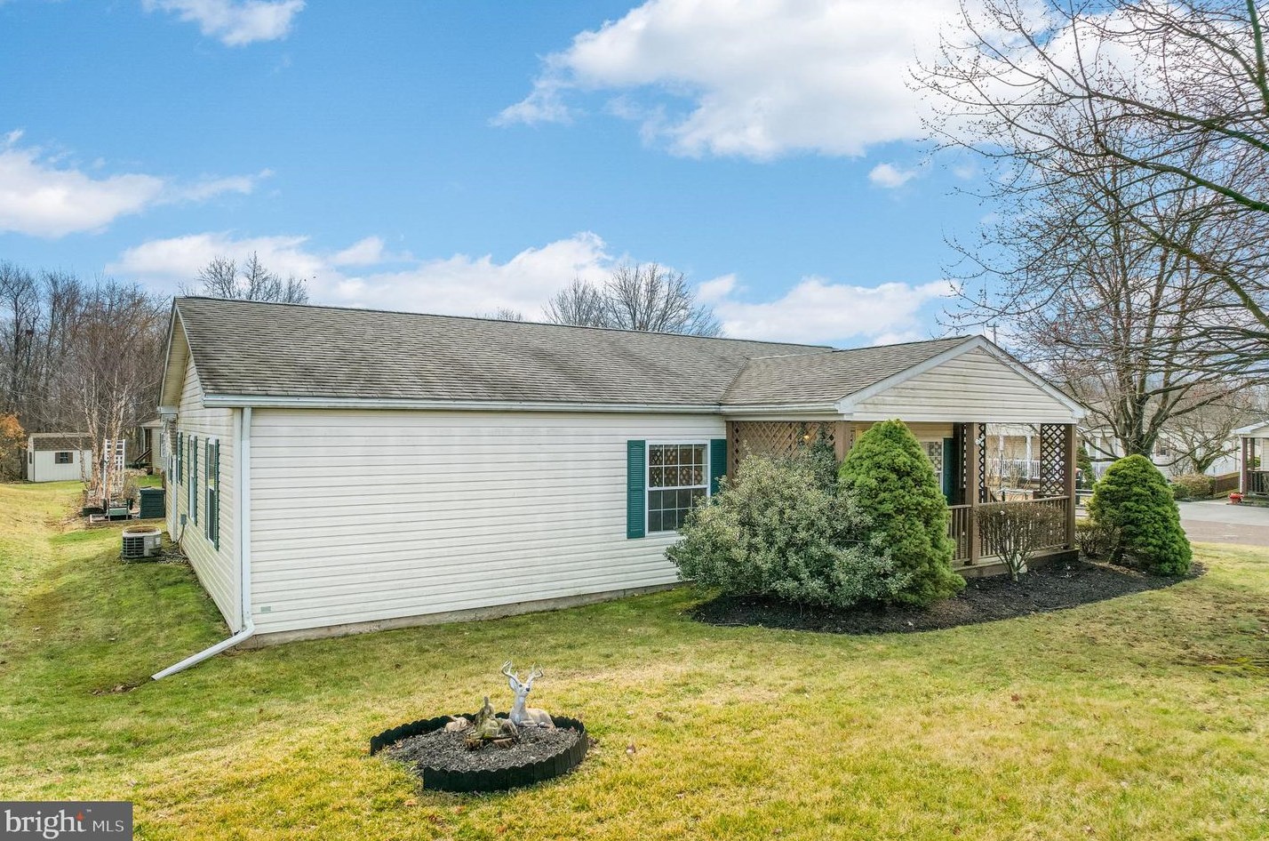 9 Adams Dr, Limerick, PA 19468