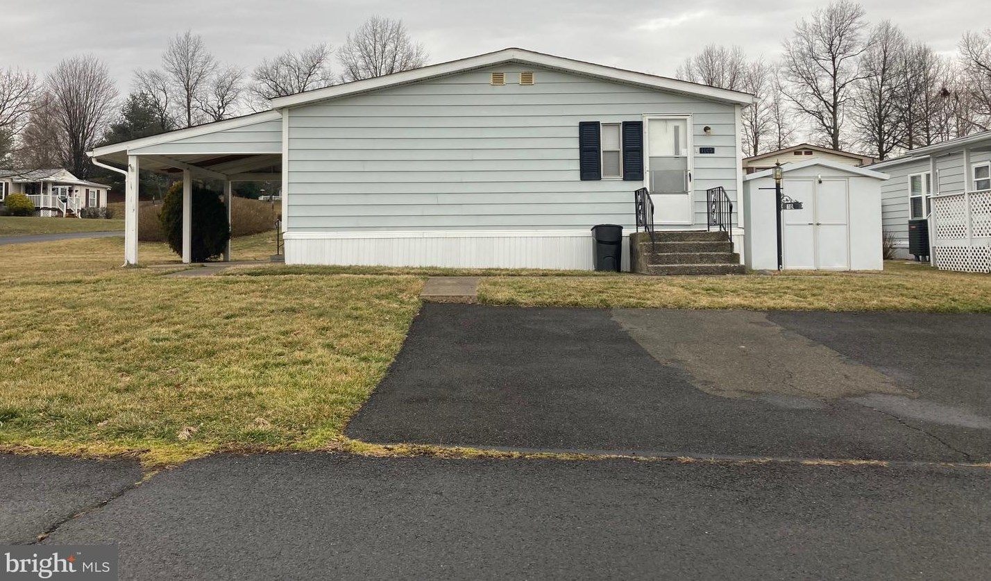 1005 Cherrywood Ct, North Wales, PA 19454-4319