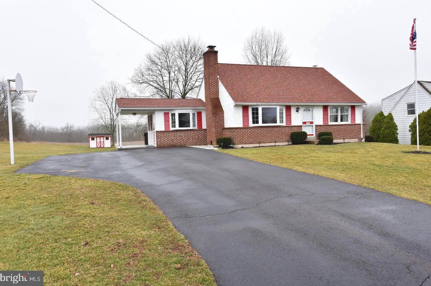 2526 Rhoads Rd, Gilbertsville, PA 19525