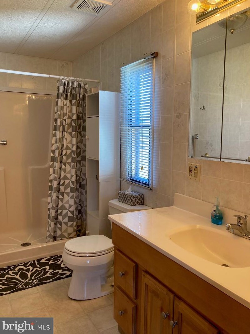 427 Running Brook Rd, North Wales PA  19454-1161 exterior