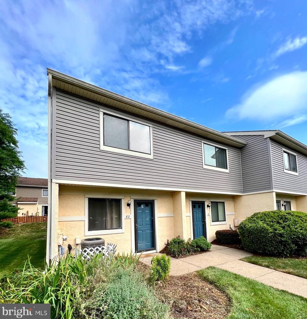 82 Ash Stoker Ln, Horsham, PA 19044