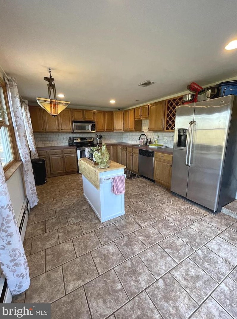 261 Washington St, East Greenville, PA 18041-1413