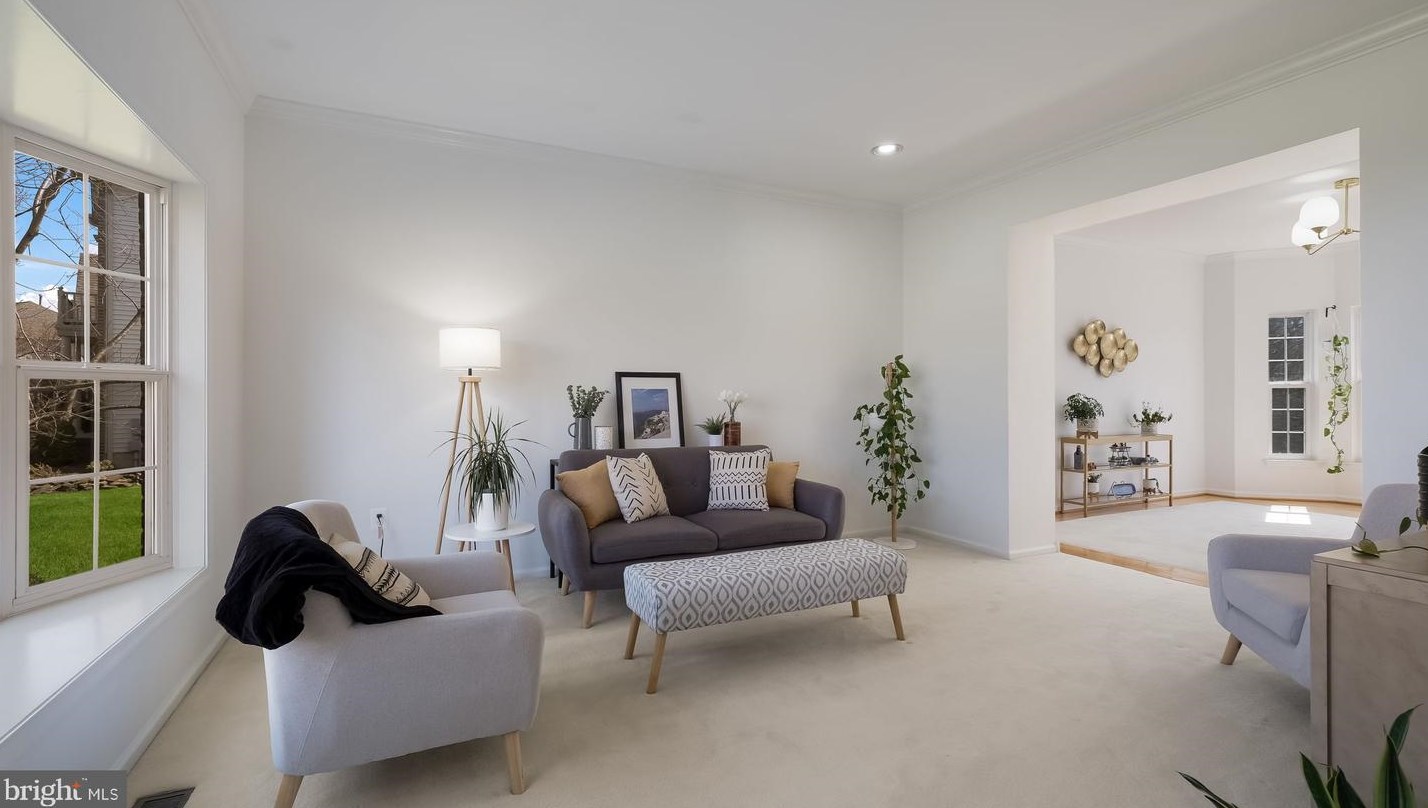 129 Raven Hollow Dr, North Wales PA  19454-4427 exterior