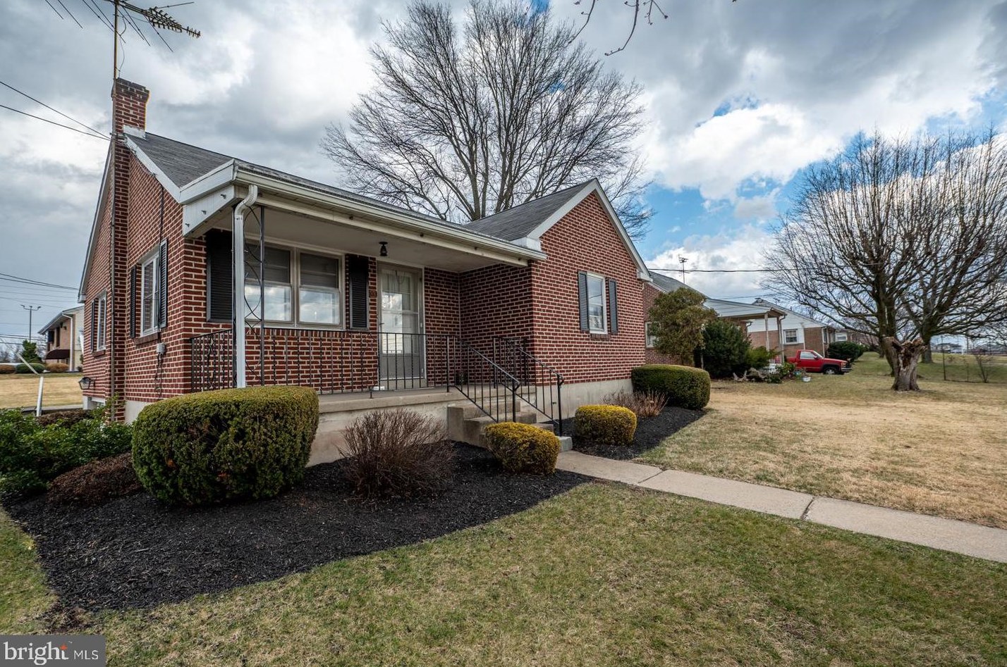 1001 Rhoads Ave, Gilbertsville, PA 19525
