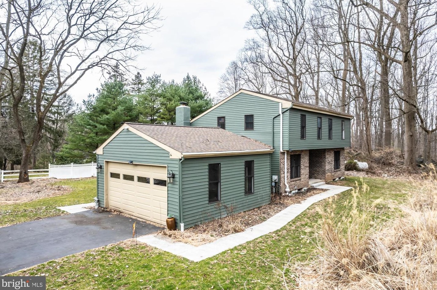 27 Maria Ln, Collegeville, PA 19473