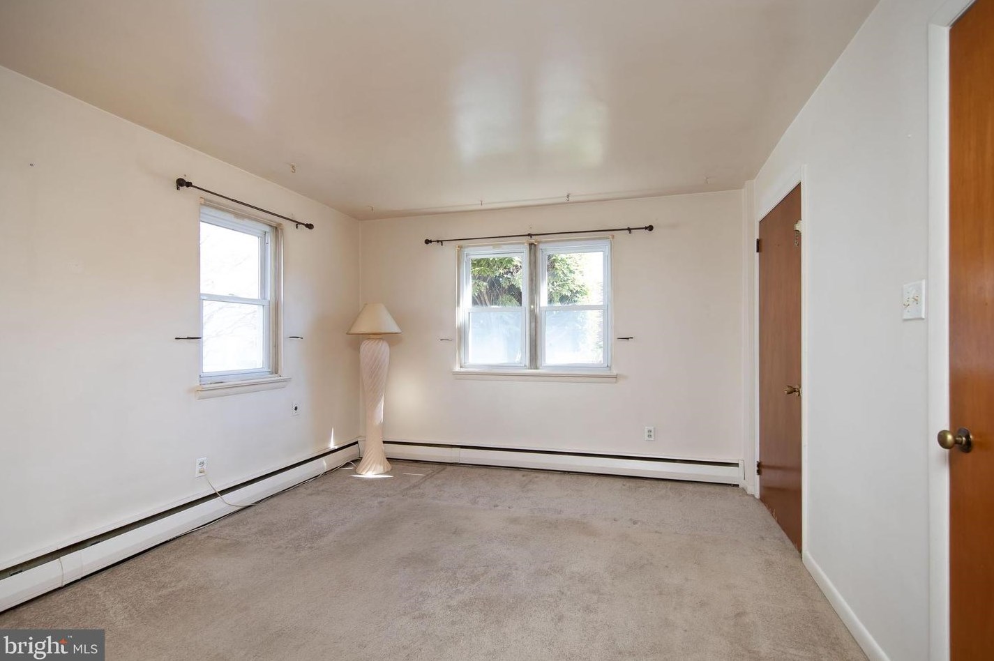 227 Plymouth Ave, Oreland PA  19075-1705 exterior