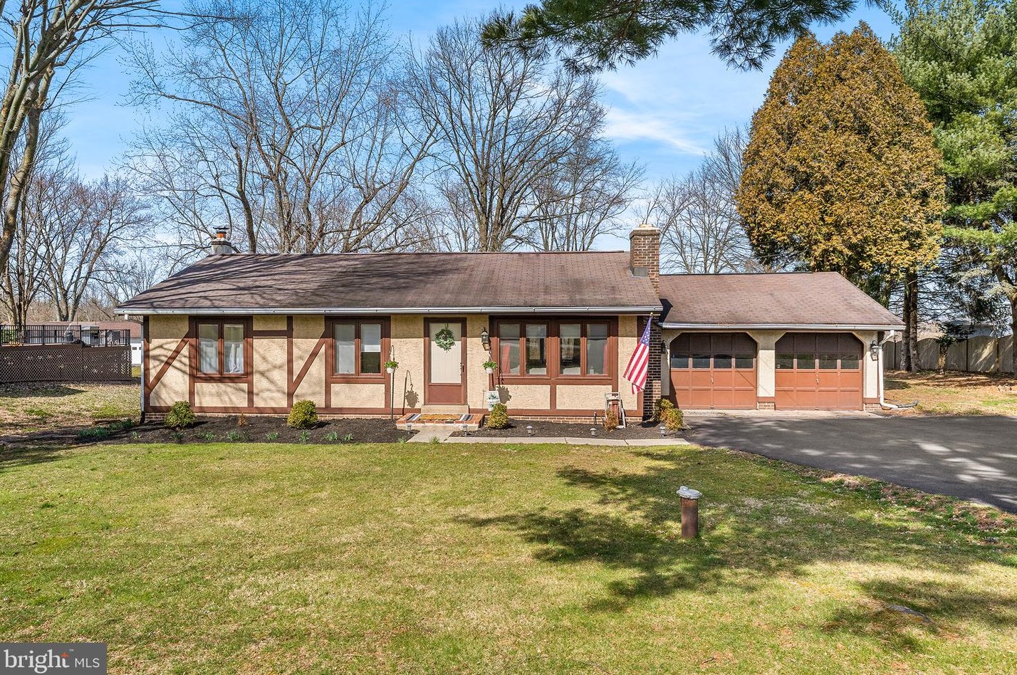 2741 Leidy Rd, Gilbertsville, PA 19525