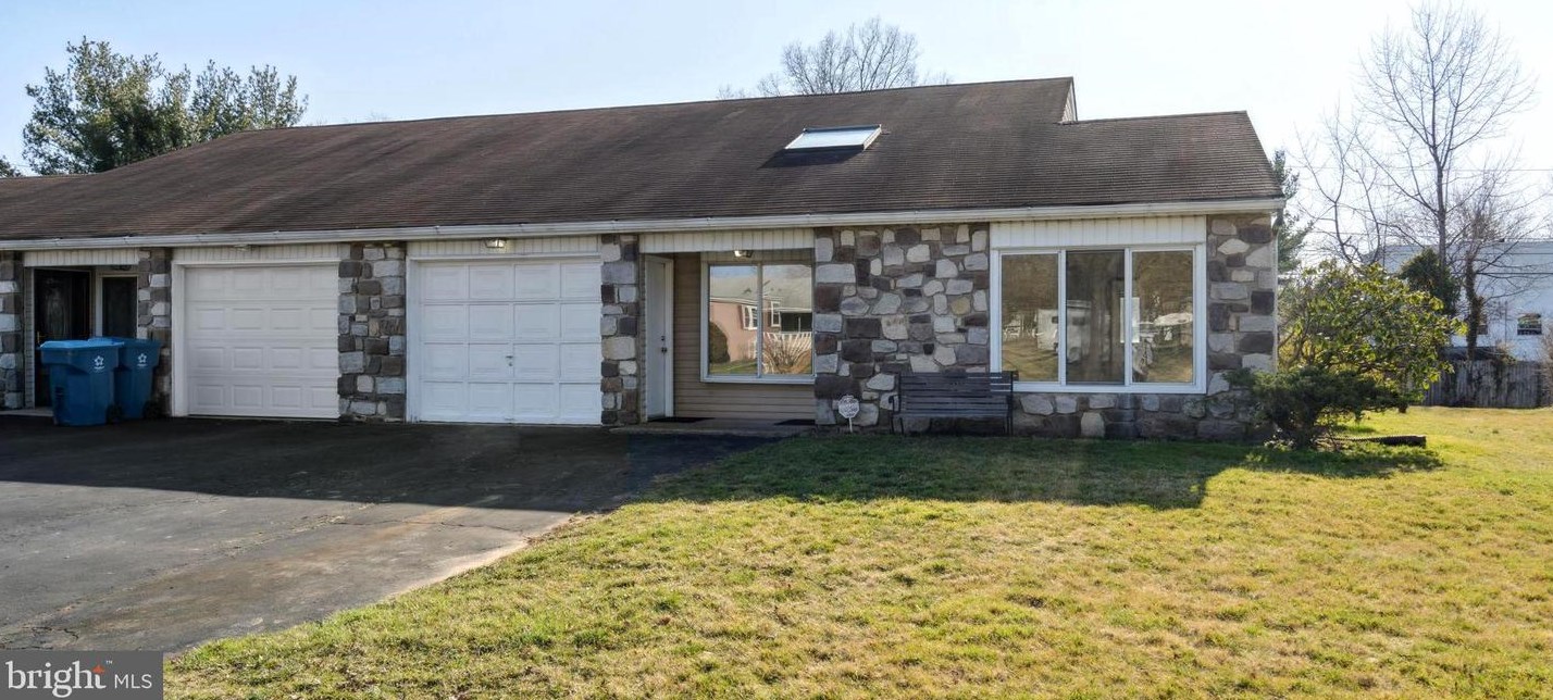 636 Schwab Rd, Hatfield, PA 19440-3203