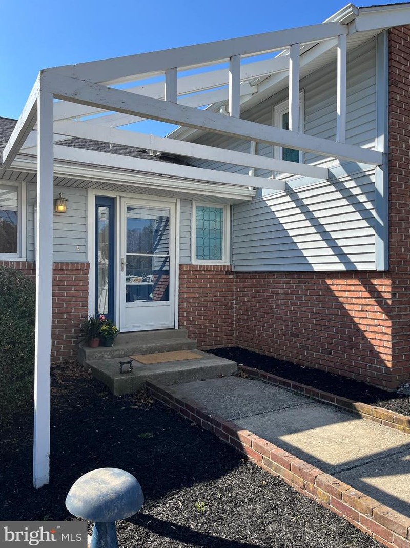 522 Wynnewood Ave, Penn Wynne PA  19096-1312 exterior