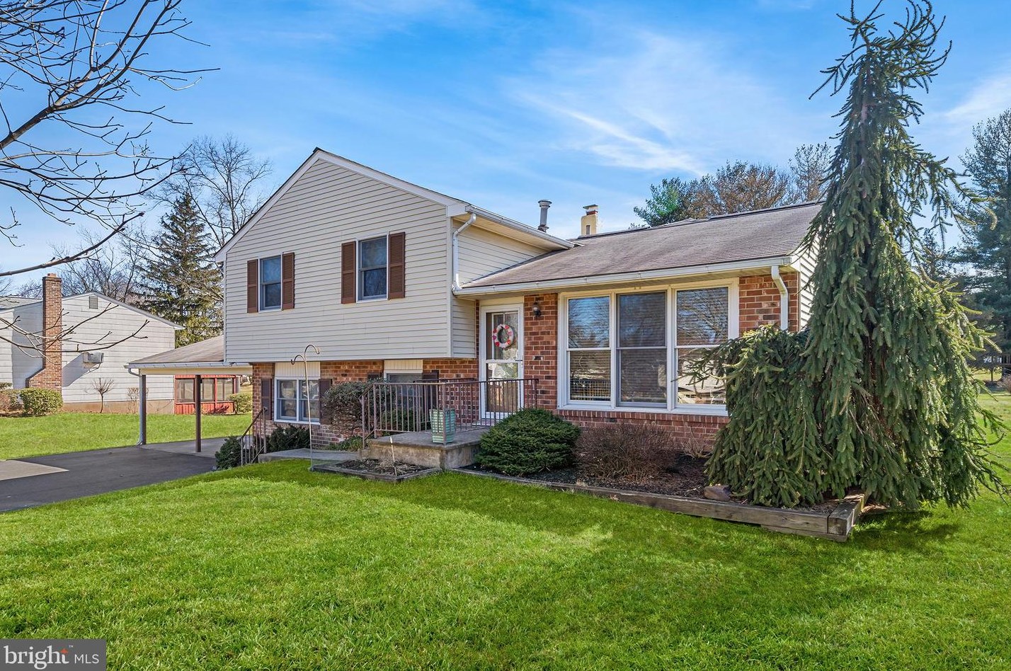 1605 Pine St, Hatfield, PA 19440-3339