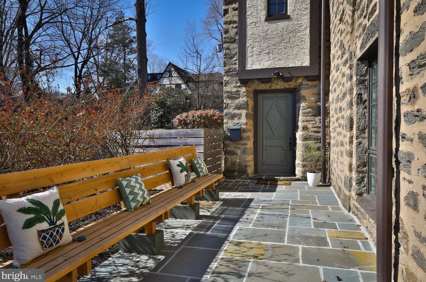 730 Wyndale Rd, Meadowbrook, PA 19046-1552