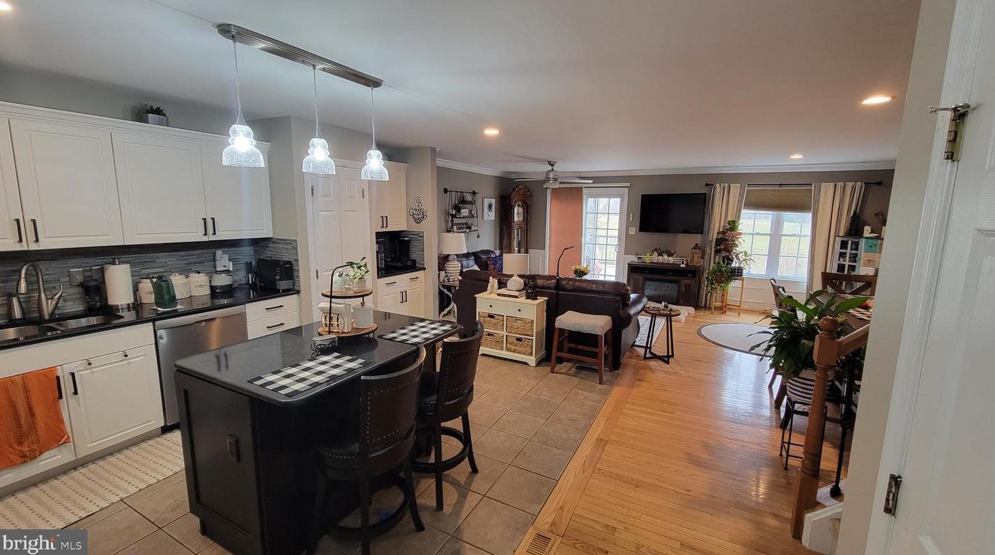 97 Walker Rd, Limerick, PA 19468