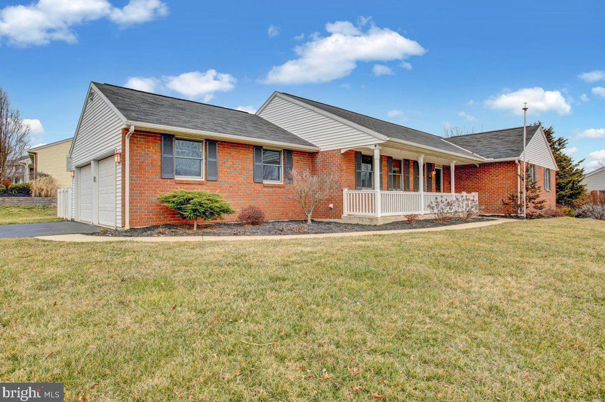 2572 Crabapple Ct, Gilbertsville, PA 19525