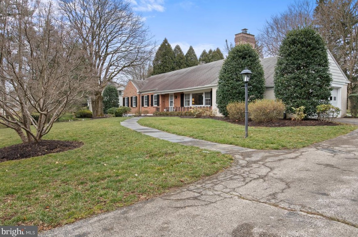 1124 Club House Rd, Gladwyne, PA 19035-1002